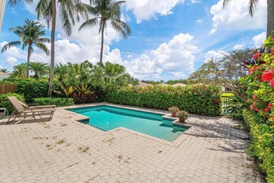 Desirable Devon model with 3 bedroom and 3 bathrooms. This open - photo 26