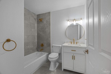 Beautifully renovated and move-in ready! This stunning 4-bedroom - photo 28