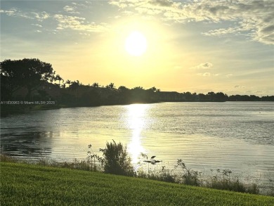 Lake Townhome/Townhouse For Sale in Pembroke Pines, Florida