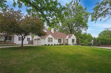 RECENT, TASTEFUL, OWNER-MADE UPDATES THROUGHOUT! This Fairway - photo 4