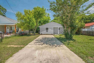 Beautifully renovated and move-in ready! This stunning 4-bedroom - photo 35