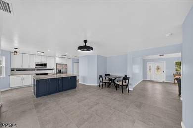 This beautifully renovated move in ready home offers 3 bedrooms - photo 7