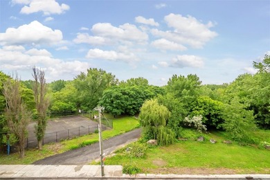 Welcome to the Soundview Park Townhouses. This is New - photo 30