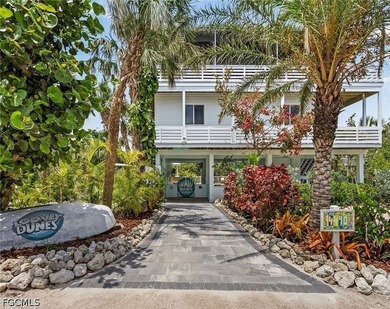 High-performing, income-producing vacation rental on one of - photo 2