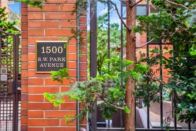 Affordable West Facing top floor city living! Desirable