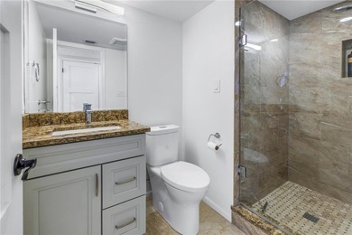 A rare waterfront offering in Pasadena Yacht & Country - photo 14