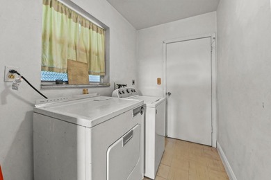 Welcome to this charming single-story residence in Country Club - photo 19