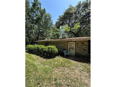 Lake Ocklawaha Home Sale Pending in Fort Mccoy Florida
