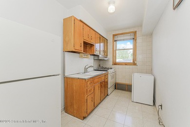 Exceptional opportunity to own a vacant two-family attached home - photo 31