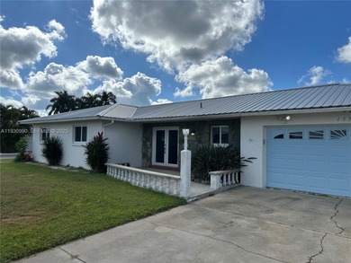 Caloosahatchee River Home For Sale in Fort Myers Florida
