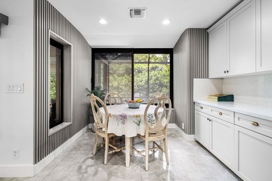 MAKE AN OFFER! Stunning and magnificently expanded two-story - photo 11