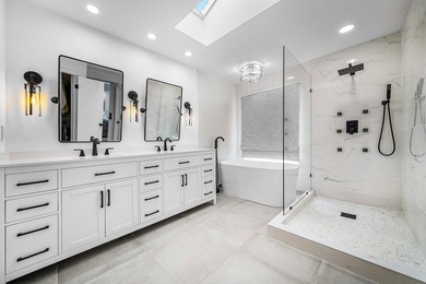 MAKE AN OFFER! Stunning and magnificently expanded two-story - photo 33