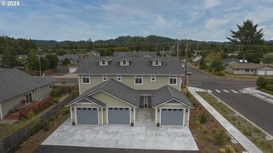 Siuslaw River Townhome/Townhouse For Sale in Florence Oregon