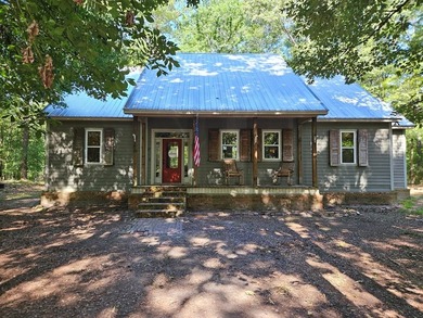 Welcome to the gated community of Hidden Lagoon! This charming 3 - photo 2