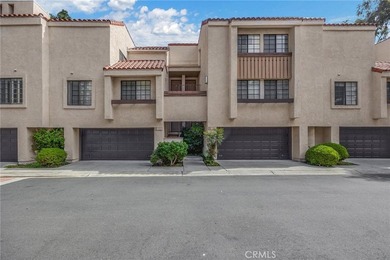 917 Sq Ft, 1 Bedroom + Loft/Flex space is fully remodeled - photo 3