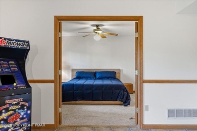 Large mountain lodge offering the perfect blend of four-season - photo 13