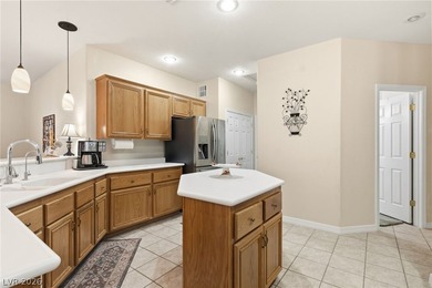 Immaculate!! Single story Cottage Hill home, NO HOA. 3 car - photo 14