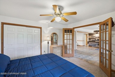 Large mountain lodge offering the perfect blend of four-season - photo 14