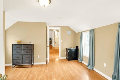 Low tax Alton says total renovation 2009/2010. This home offers - photo 15