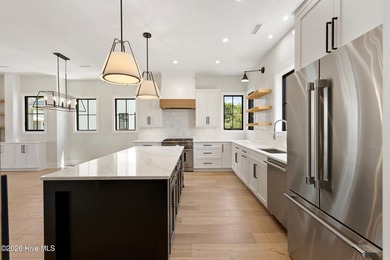 Luxury, location, and low-maintenance living come together - photo 19