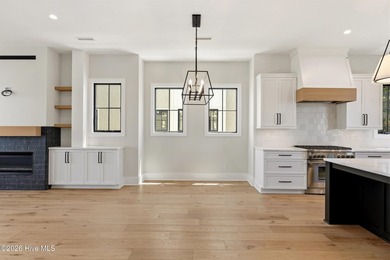 Luxury, location, and low-maintenance living come together - photo 21