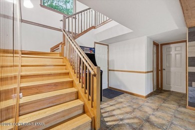 Large mountain lodge offering the perfect blend of four-season - photo 22