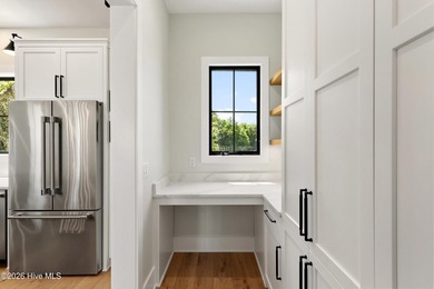 Luxury, location, and low-maintenance living come together - photo 23