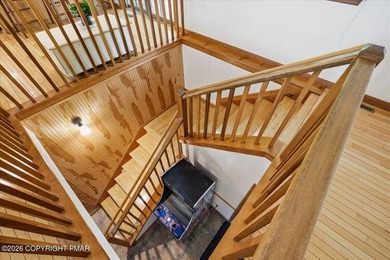 Large mountain lodge offering the perfect blend of four-season - photo 23
