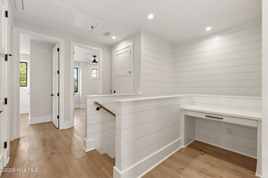 Luxury, location, and low-maintenance living come together - photo 25