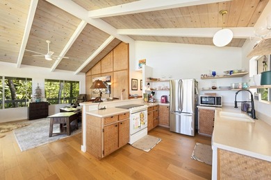 Wake up to sweeping Pacific Ocean views, tropical gardens, and - photo 9