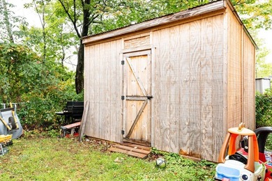 Low tax Alton says total renovation 2009/2010. This home offers - photo 28