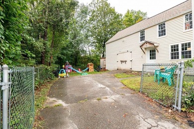 Low tax Alton says total renovation 2009/2010. This home offers - photo 29