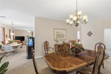Immaculate!! Single story Cottage Hill home, NO HOA. 3 car - photo 31