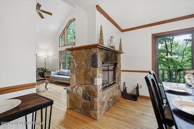 Large mountain lodge offering the perfect blend of four-season - photo 33
