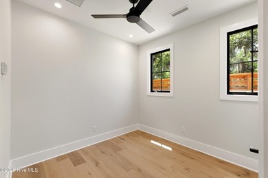 Luxury, location, and low-maintenance living come together - photo 38