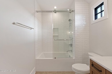 Luxury, location, and low-maintenance living come together - photo 40