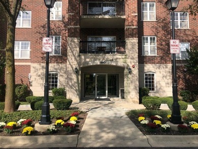 Riemer Reservoir Condo For Sale in Palatine Illinois