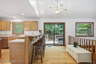 Large mountain lodge offering the perfect blend of four-season - photo 44
