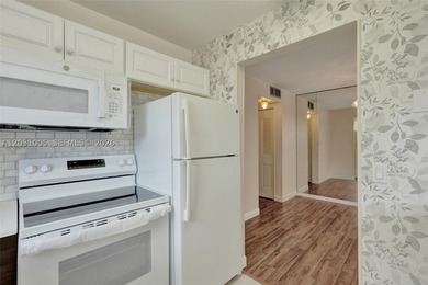 Century Village-This beautifully renovated 2-bedroom, 2-bath - photo 9