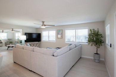 Fully updated 2024. Open floor kitchen plan. Extra-large - photo 8