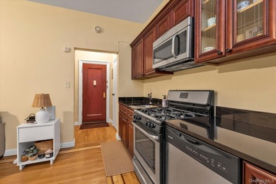 IT' S TIME TO STOP RENTING...BEECHHURST TOWERS ...Historic - photo 4