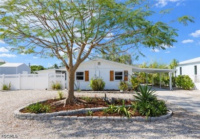 Whether you're searching for a waterfront investment opportunity - photo 1