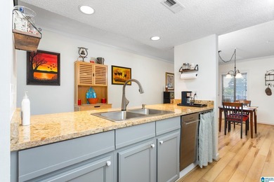 Beautiful 2 bedroom, 2 bath condo with a BONUS ROOM located on - photo 11