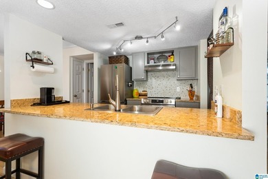 Beautiful 2 bedroom, 2 bath condo with a BONUS ROOM located on - photo 12