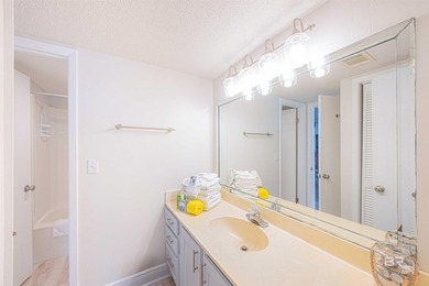 PRICED READY TO SELL!! Welcome to this beautifully updated 2 bed - photo 31