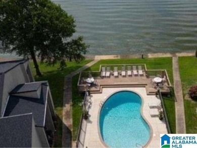 Beautiful 2 bedroom, 2 bath condo with a BONUS ROOM located on - photo 39