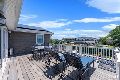 Welcome to Paradise Point living at its finest! This impressive - photo 9