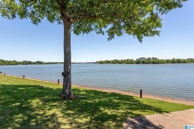 Beautiful 2 bedroom, 2 bath condo with a BONUS ROOM located on - photo 40