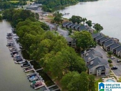 Beautiful 2 bedroom, 2 bath condo with a BONUS ROOM located on - photo 45