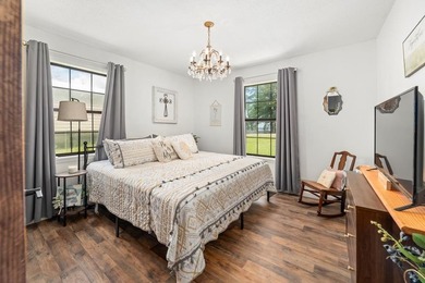 MOTIVATED SELLER!!! Charming 3 bedroom, 2 bath cottage full of - photo 10